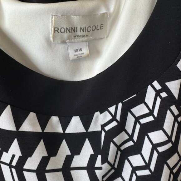 Women's dress - Picture 3 of 4